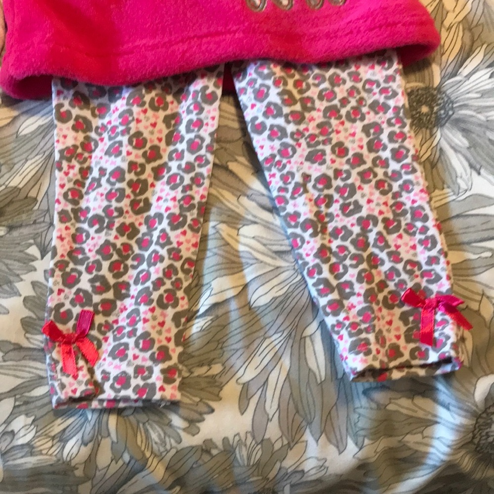 3/6 month top and leggings with 3pack of bibs - Picture 4 of 4